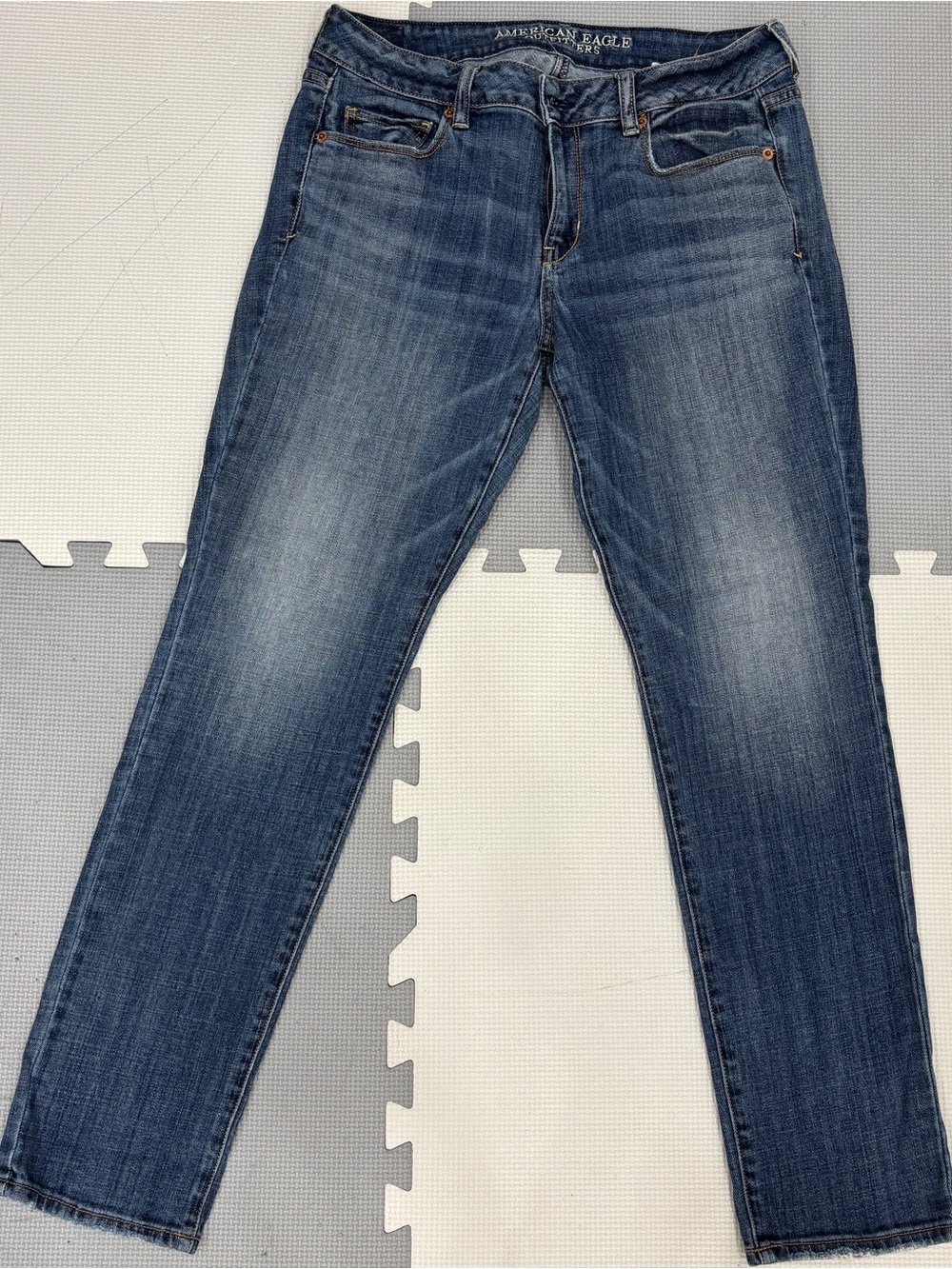 American Eagle Outfitters women’s Slim Straight Jeans - Blue Wash